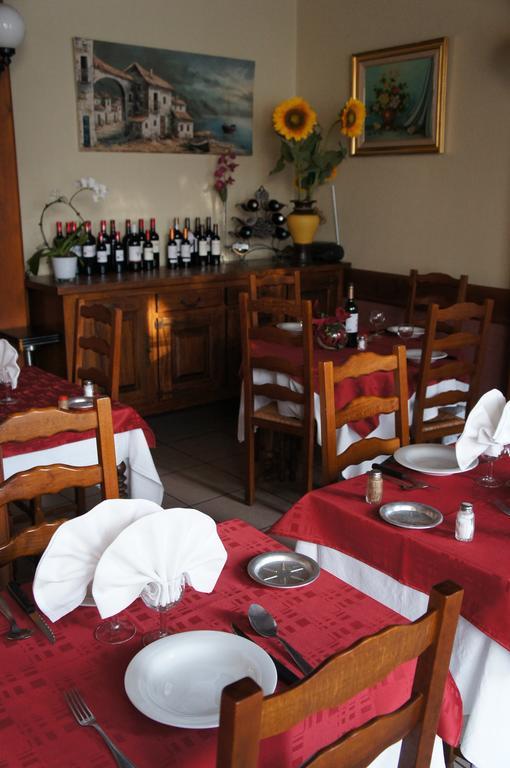 Hotel Le Commerce Bagnères-de-Bigorre Extérieur photo